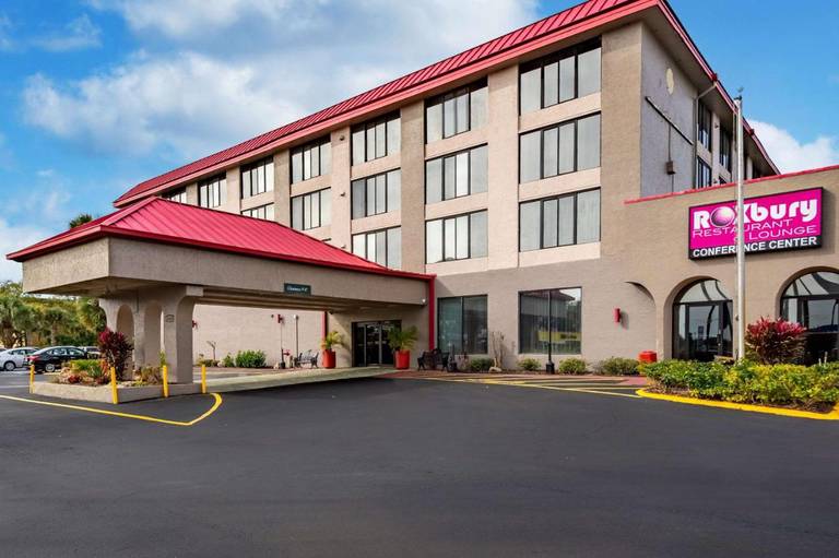 Ramada Lakeland