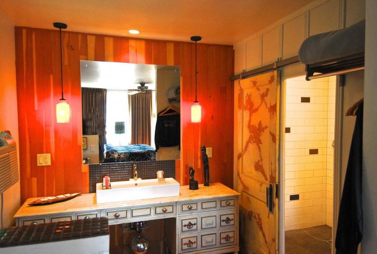 The Motor Lodge 