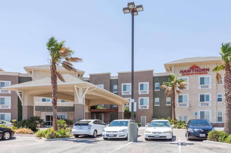 Hawthorn Suites 