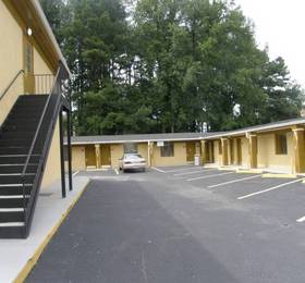 Aloha Motor Inn  в Стоун-Маунтине