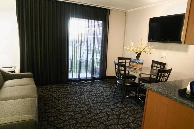 Periwinkle Inn 