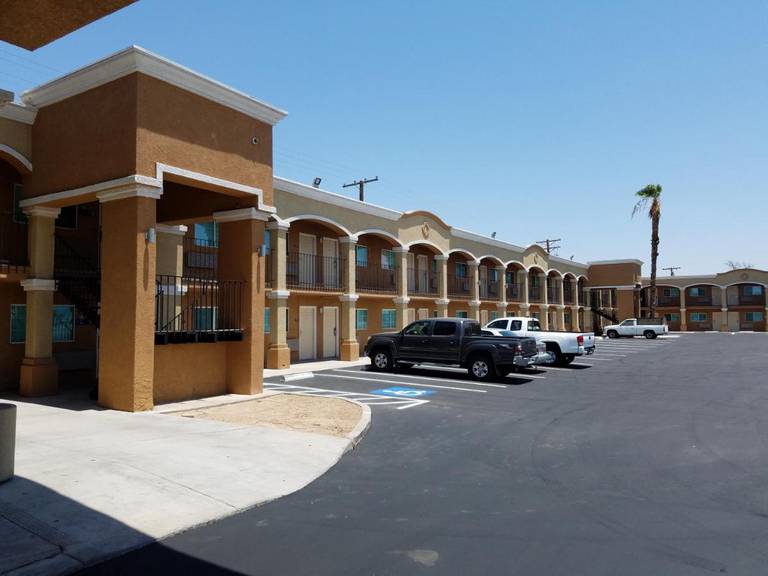 Super Star Inn 