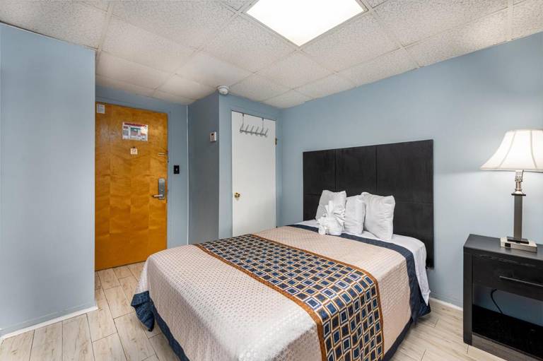 Hotel Charlee 