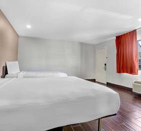 Discovery Inn  в Юкиа