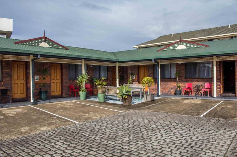 Arabella Motor Inn (formerly South Tweed Motor Inn)