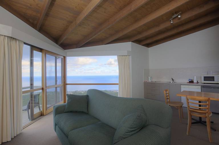 Chris's Beacon Point Restaurant & Villas