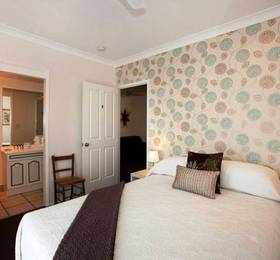 Mt Coolum Retreat 'A Bed & Breakfast' в Кулум-Биче
