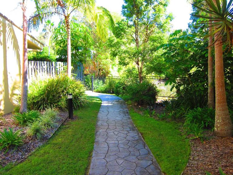 Byron Lakeside Holiday Apartments