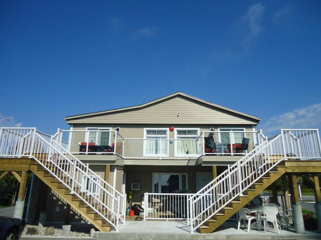 Bayside Inn & Waterfront Suites 3*