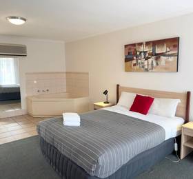 Beachcomber Motel & Apartments в Аполло-Бэй