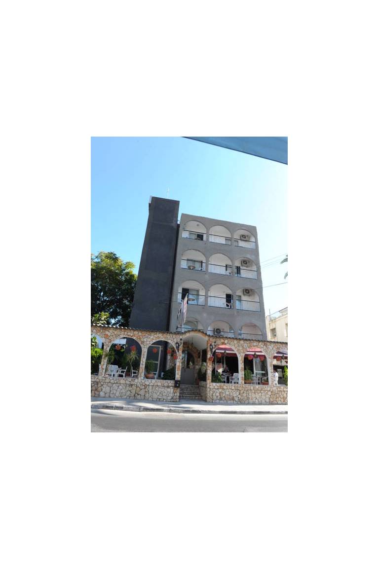 Le Village Hotel - Adults Only