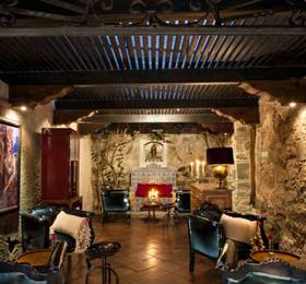 Mil Flores Luxury Design Hotel в Антигуа-Гватемале