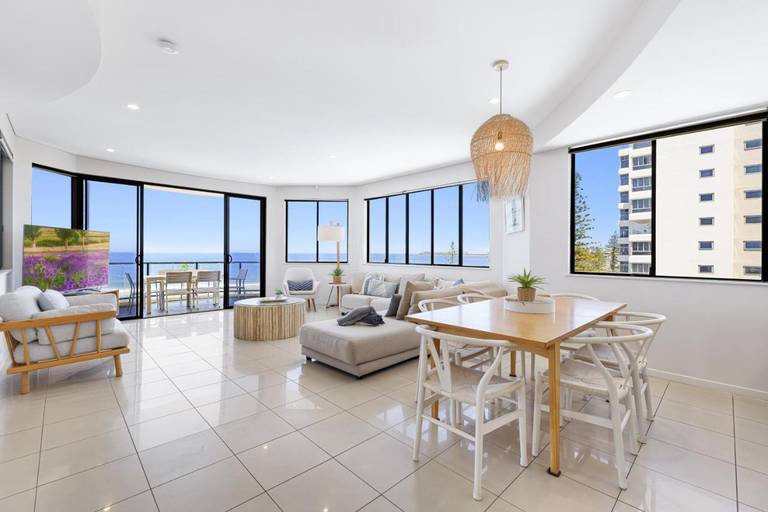 Meridian Alex Beach Apartments