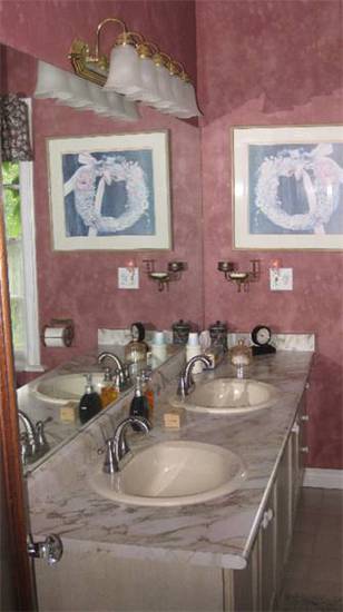 Richmond Manor Bed & Breakfast Канада, Барри