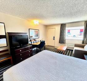 Туры в West Harvest Inn Lloydminster в Канаде