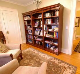 Haddon House Bed & Breakfast в Бернаби