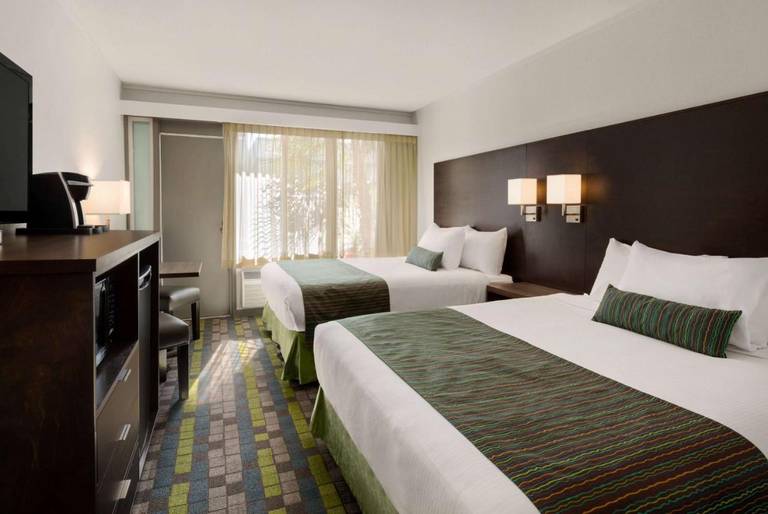 Victoria Airport Travelodge