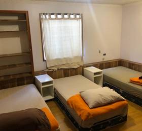 Vancouver Backpacker House в Бернаби