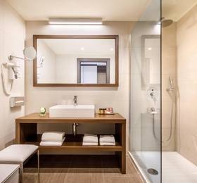Barbara Hotel в Портороже