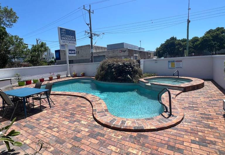 Cooks Endeavour Motor Inn