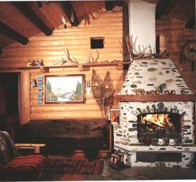 Rocky Mountain Log Chalet в Голдене
