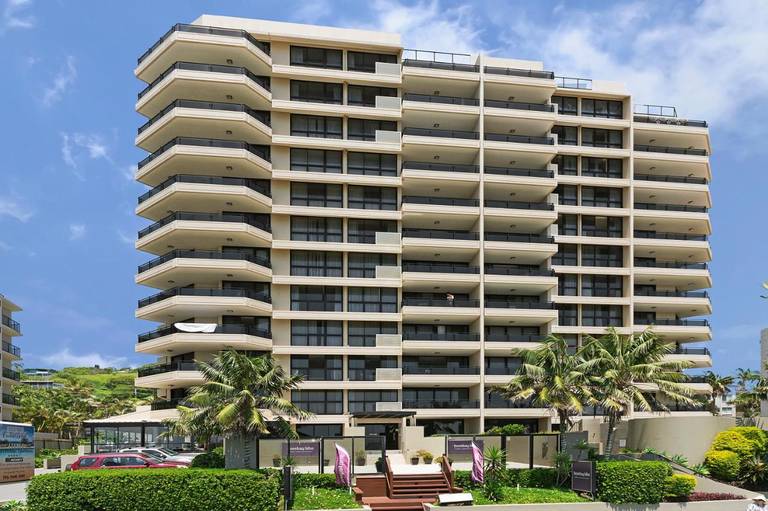 Clubb Coolum Beach Resort