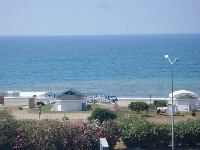 Happy Dream Beach