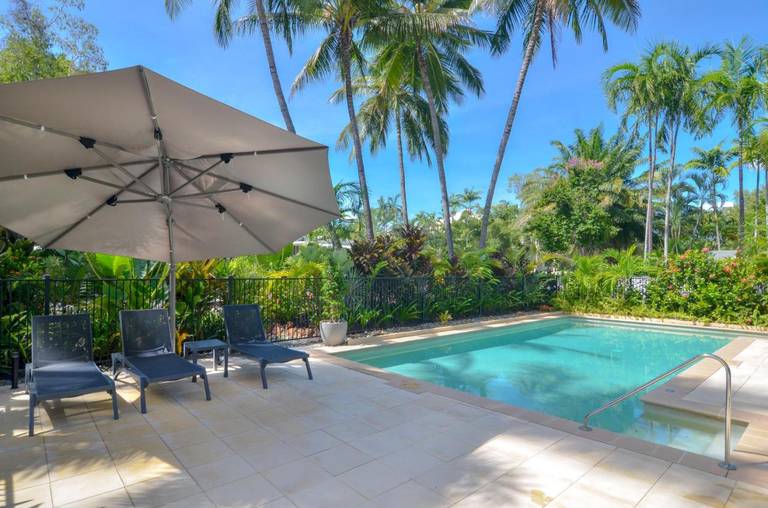 Tropical Reef Apartments