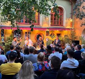 Muzikafe Bed & Breakfast в Птуе