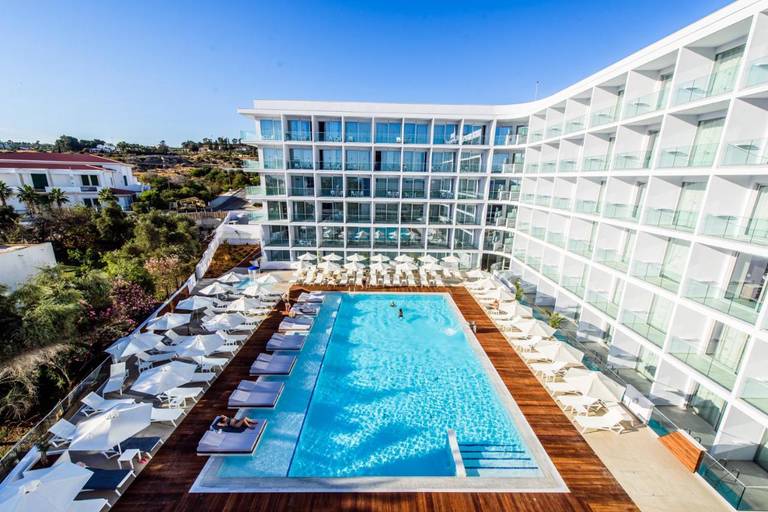 Eleana Hotel Apartments