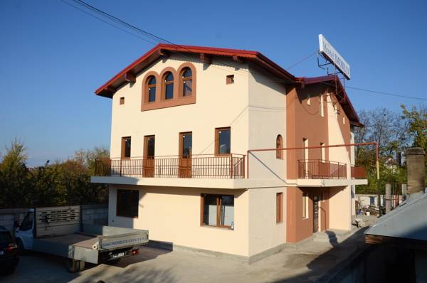 Hostel Imobilux Central 3* Румыния, Отопени