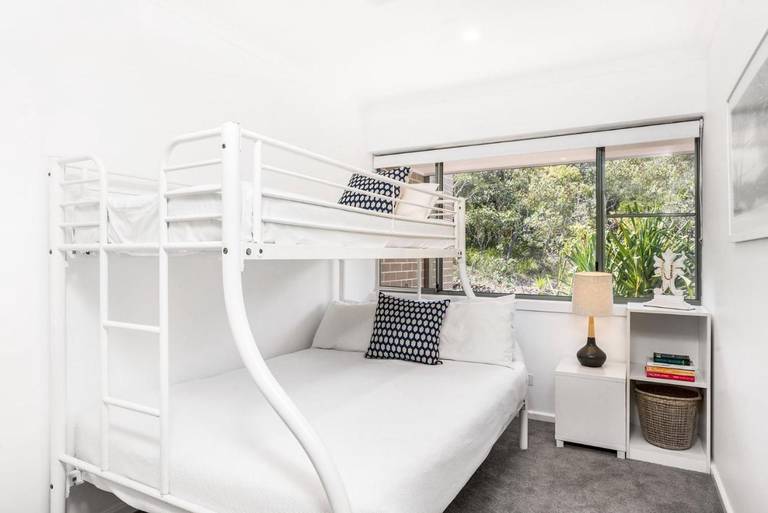 11 James Cook Apartment