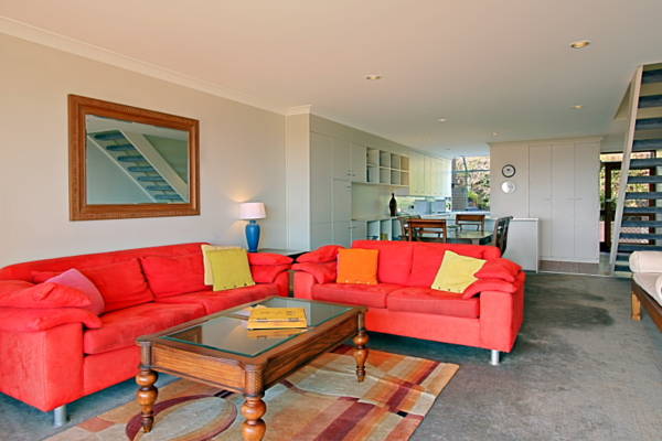 11 James Cook Apartment