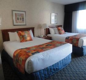 North Vancouver Hotel в Северный Ванкувере