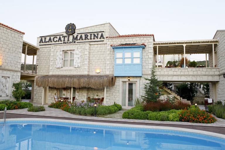 Alacati Marina Palace