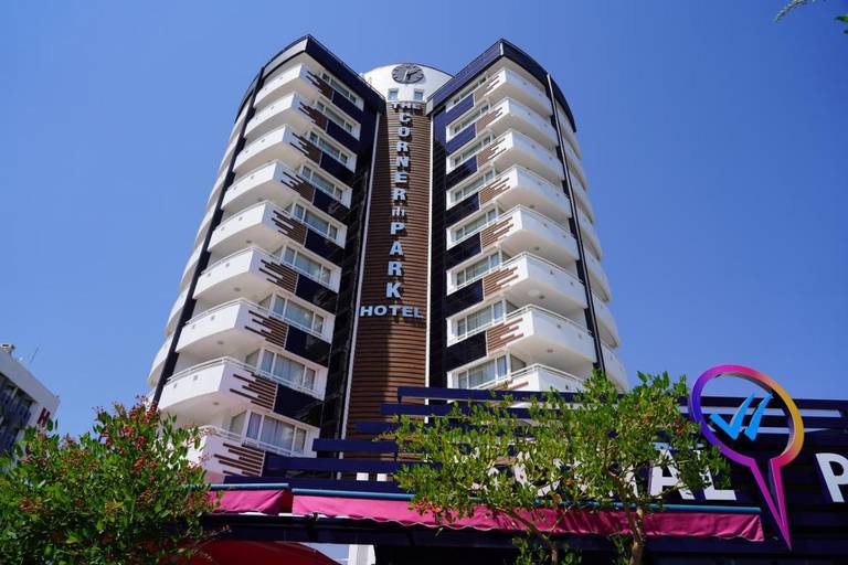 The Corner Park Hotel
