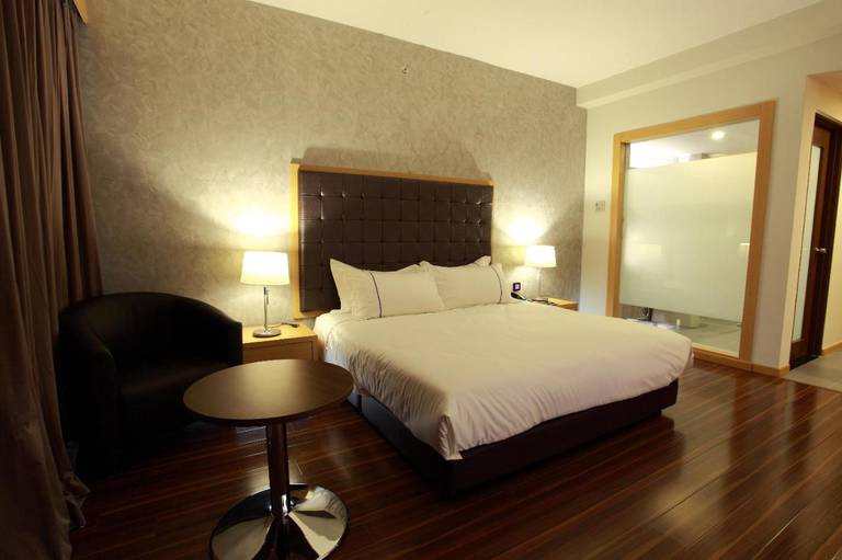 Symphony Suites Hotel