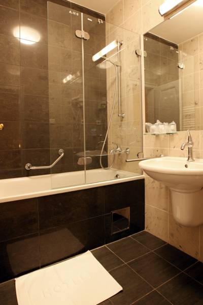 Hotel Sandor Pavillon 4*