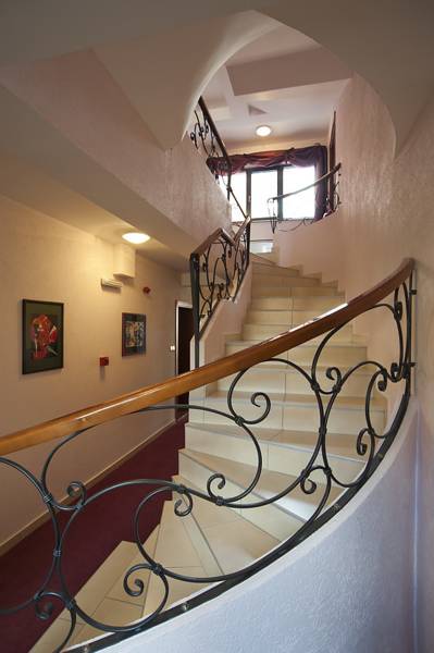 Solaris Resort Hotel 2*