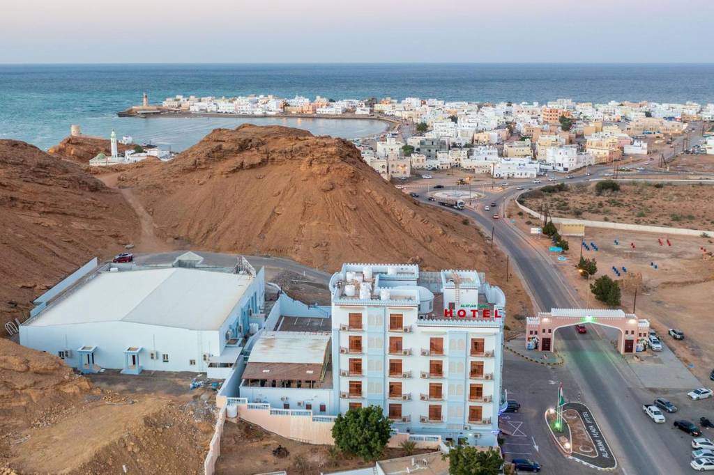 Al Ayjah Plaza Hotel 2*