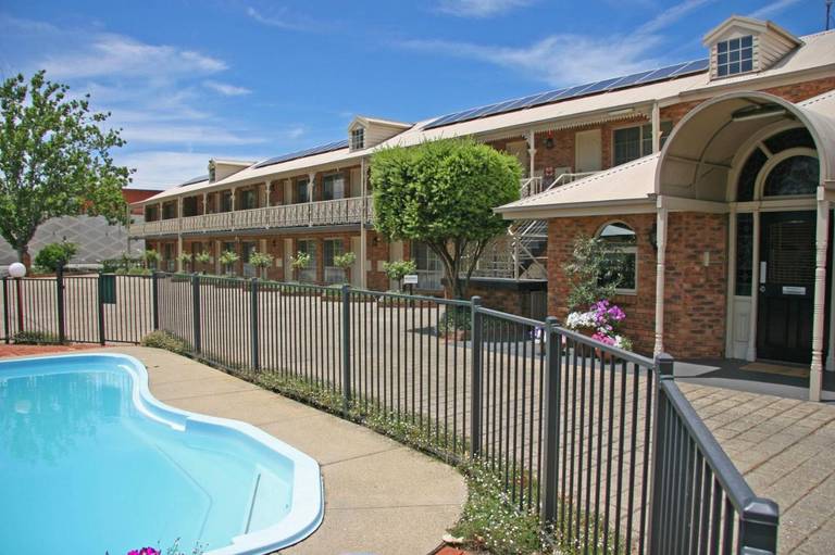 Hermitage Motor Inn