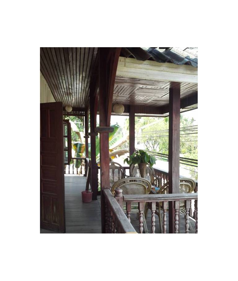 HaloLao Backpackers