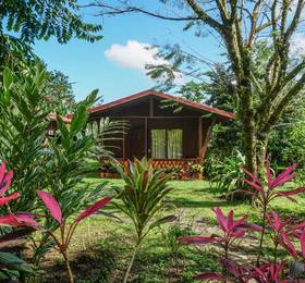 Cabinas Faro Arenal в Фортуне