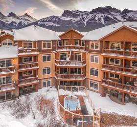 Falcon Crest Lodge в Канморе
