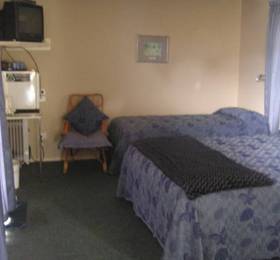 Cats Whiskers B&B в Те Анау