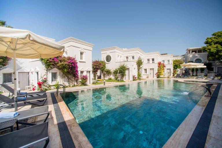 Art Suites Hotel