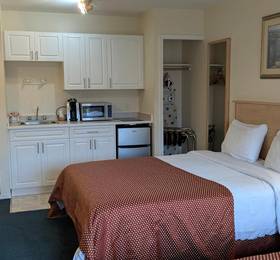 Отдых в Summerland Motel - Канада, Саммерлэнд