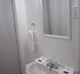 Туры в East Court Motel в Канаде