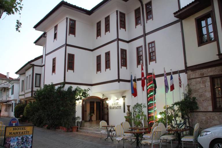 Hotel Karyatit