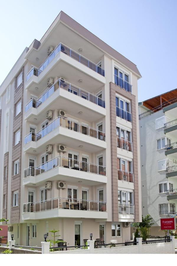 The Room Hotel & Apartments